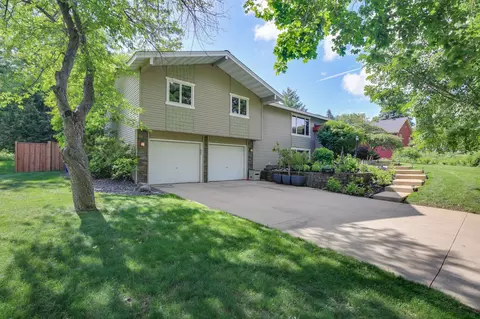 1400 Lia Dr, Northfield, MN 55057