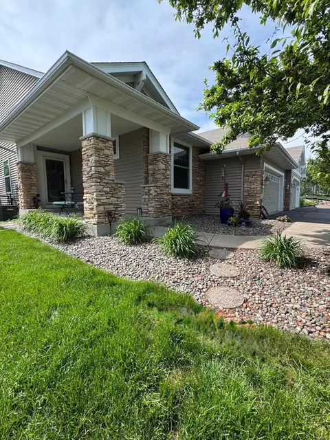 4711 Walnut Grove Ln N, Plymouth, MN 55446
