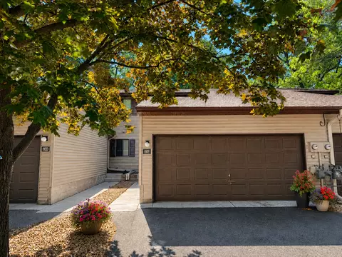 110 South Dr #E, Circle Pines, MN 55014