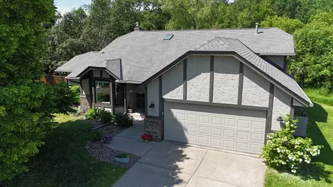 5551 Brickstone Ct, Shoreview, MN 55126