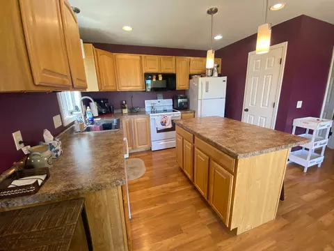 Kitchen - 428 6th Ct SE, Dover, MN 55929 photo 2 of 3