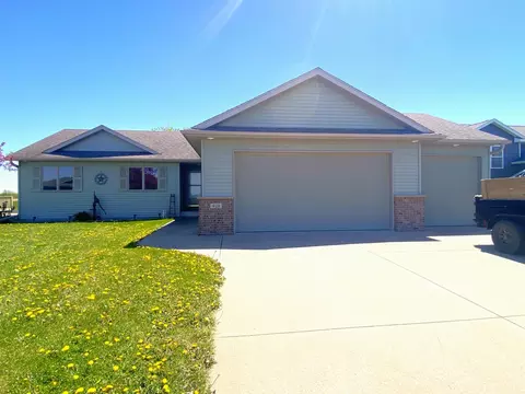 428 6th Ct SE, Dover, MN 55929