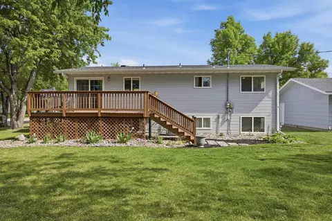 Exterior - 304 6th Ave SE, Barnesville, MN 56514 photo 6 of 9