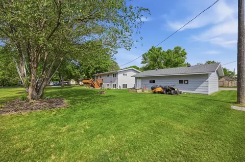 Exterior - 304 6th Ave SE, Barnesville, MN 56514 photo 4 of 9