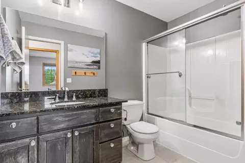 Bath - 1405 Landsdown Rd, Buffalo, MN 55313 photo 4 of 5