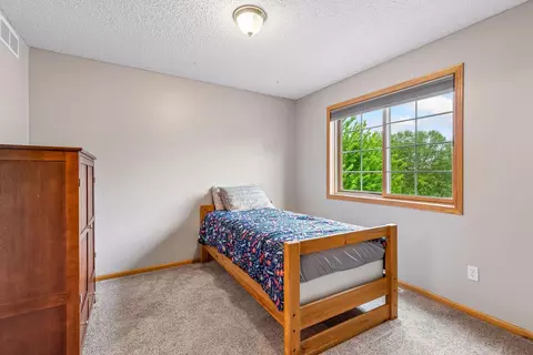 Bedroom - 1405 Landsdown Rd, Buffalo, MN 55313 photo 4 of 7