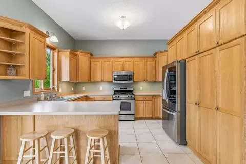 Kitchen - 1405 Landsdown Rd, Buffalo, MN 55313 photo 2 of 4