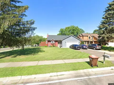 2401 Hazelwood St, Maplewood, MN 55109