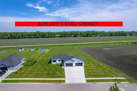 1426 Summerwood Trl W, Dilworth, MN 56529
