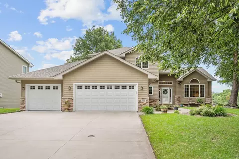 550 Linden Ln, Lino Lakes, MN 55014