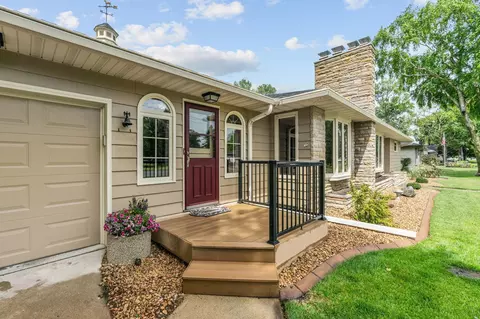719 Park Ave, Hamburg, MN 55339