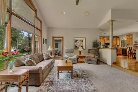 Living - 2012 Temminck Rd, Saint Cloud, MN 56301 photo 2 of 8