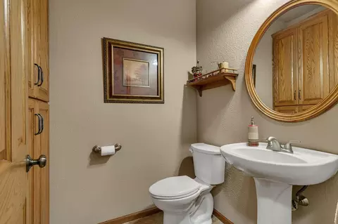 Bath - 2012 Temminck Rd, Saint Cloud, MN 56301 photo 1 of 5