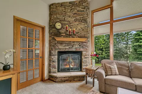 Living - 2012 Temminck Rd, Saint Cloud, MN 56301 photo 3 of 8