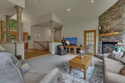 Living - 2012 Temminck Rd, Saint Cloud, MN 56301 photo 4 of 8