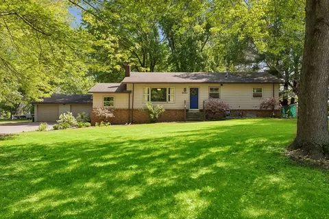 9883 Brookview Rd, Woodbury, MN 55125
