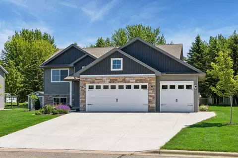 236 9th Ave Ct NW, Lonsdale, MN 55046