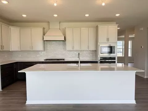 10574 Minnesota Ln, Maple Grove, MN 55369
