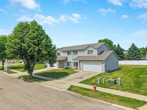 5133 Weatherstone Dr NW, Rochester, MN 55901