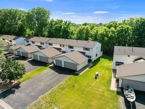 10658 Hummingbird St NW, Coon Rapids, MN 55433