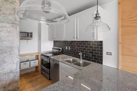 19 S 1st St #B2706, Minneapolis, MN 55401