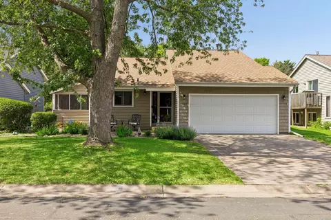 1420 Knoll Dr, Shoreview, MN 55126