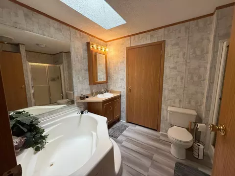Bath - 14701 Chokecherry Dr, Nevis, MN 56467 photo 1 of 2