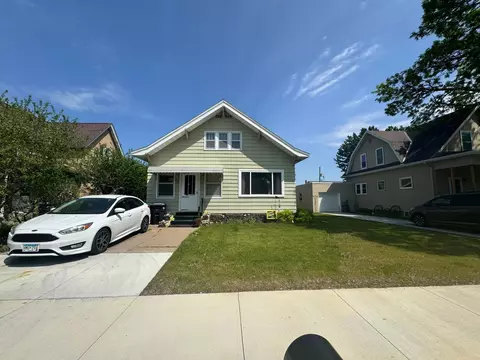 412 4th St NE, Little Falls, MN 56345