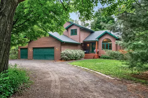 27421 Quinlan Ave, Lindstrom, MN 55045
