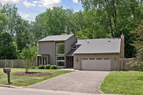 13124 April Ln, Minnetonka, MN 55305