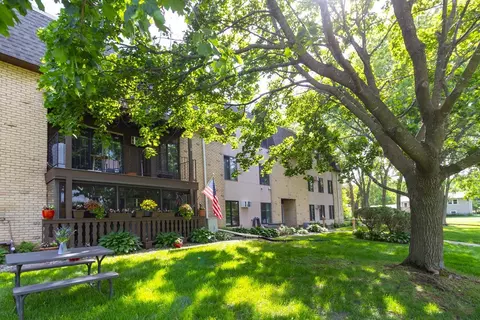 3431 Kent St #708, Shoreview, MN 55126