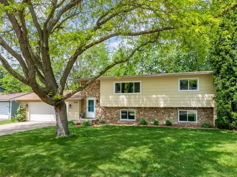112316 Baxter Ct, Chaska, MN 55318