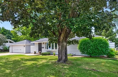 11316 France Ave S, Bloomington, MN 55431