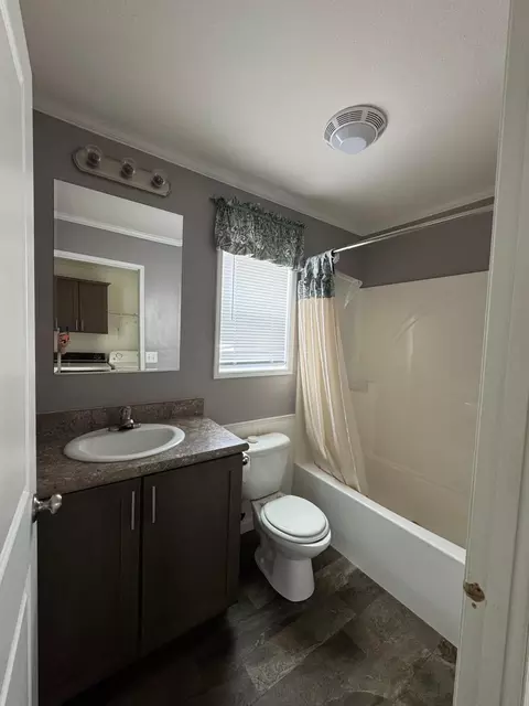 Bath - 8 Holt Dr, Duluth, MN 55808 photo 1 of 1