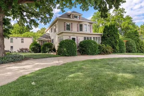 821 Elm Ave, Waseca, MN 56093