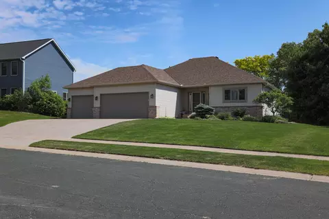 2400 Emerald Bnd, Hudson, WI 54016