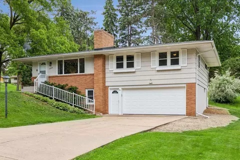 1353 Hillcrest Dr NE, Fridley, MN 55432