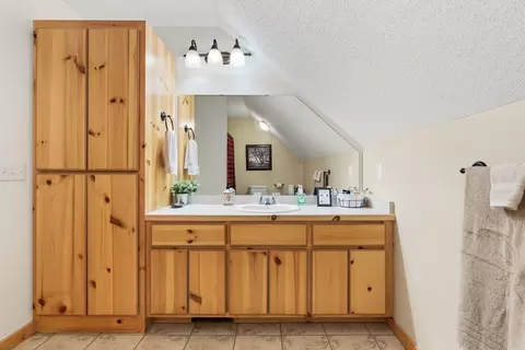 Bath - 18541 Golf Cir, Garrison, MN 56450 photo 1 of 3