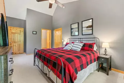 Bedroom - 18541 Golf Cir, Garrison, MN 56450 photo 2 of 8