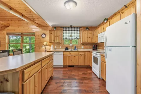Kitchen - 18541 Golf Cir, Garrison, MN 56450 photo 2 of 2