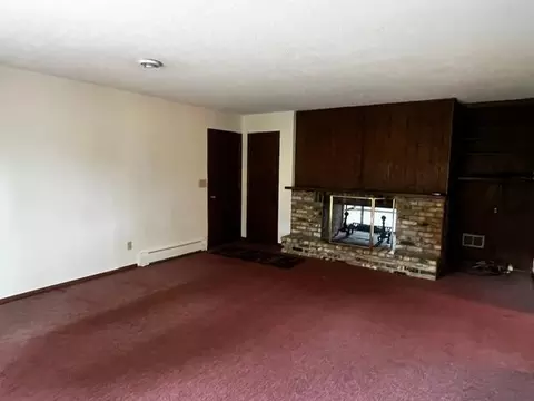 Living - 1350 Co Rd 92, Maple Plain, MN 55359 photo 2 of 6