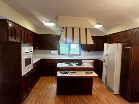 Kitchen - 1350 Co Rd 92, Maple Plain, MN 55359 photo 1 of 1