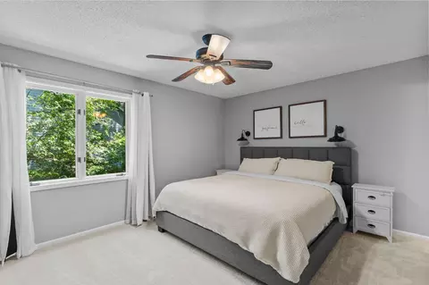 Bedroom - 899 Park Knoll Dr, Eagan, MN 55123 photo 3 of 5