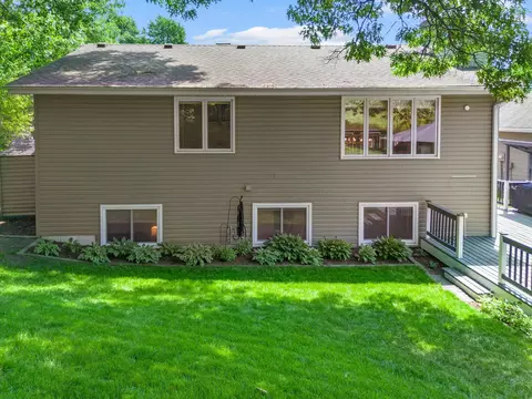 Exterior - 899 Park Knoll Dr, Eagan, MN 55123 photo 9 of 9