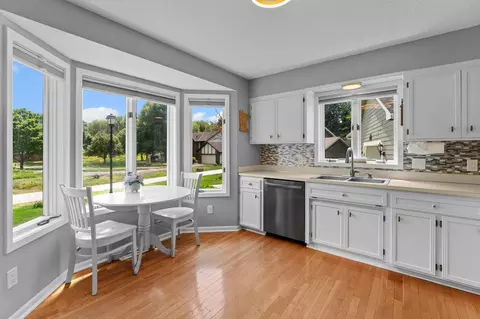 Kitchen - 899 Park Knoll Dr, Eagan, MN 55123 photo 1 of 2