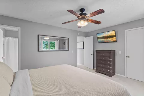 Bedroom - 899 Park Knoll Dr, Eagan, MN 55123 photo 4 of 5