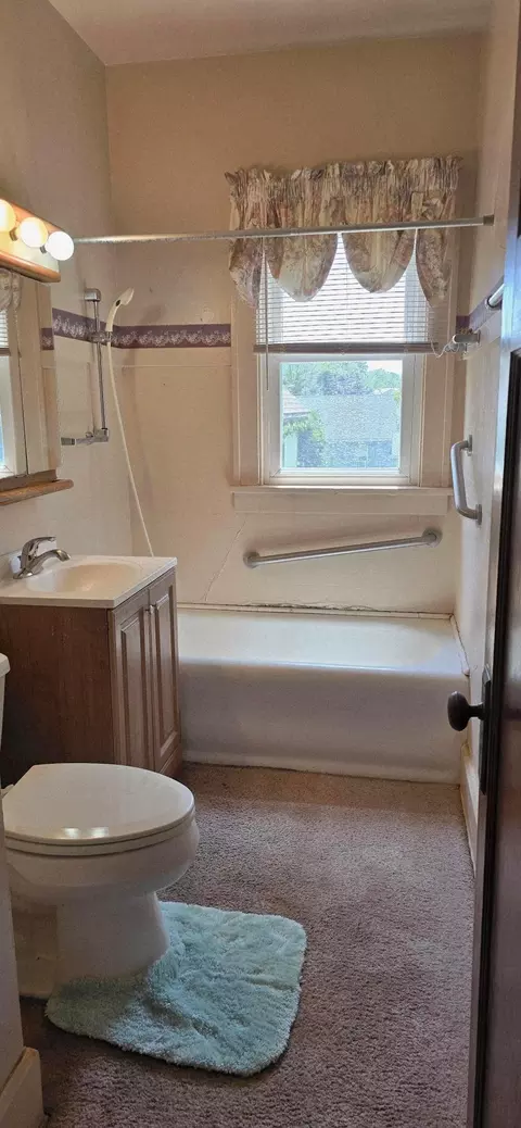 Bath - 212 E 5th St, Albert Lea, MN 56007 photo 2 of 2