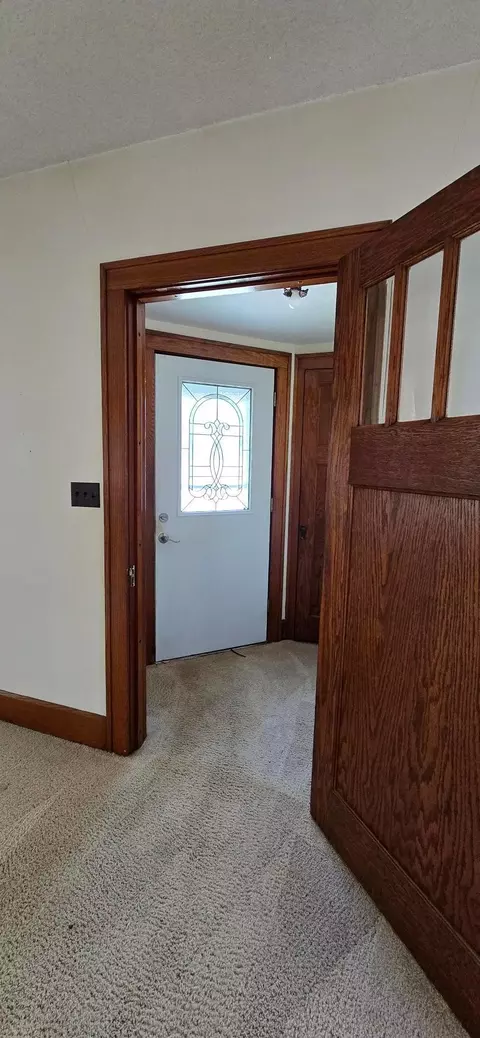 Entry Way - 212 E 5th St, Albert Lea, MN 56007 photo 1 of 1