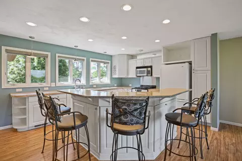 Kitchen - 5414 Elkton Trl, Faribault, MN 55021 photo 1 of 7