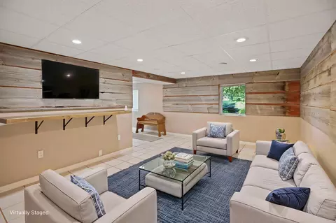 Living - 5414 Elkton Trl, Faribault, MN 55021 photo 6 of 8